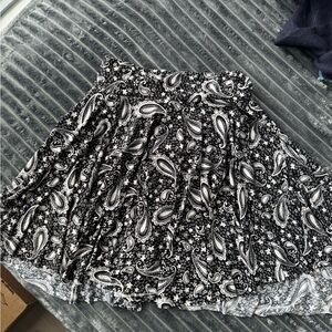 Vintage Y2K Black & White Paisley A-Line Women's Skort